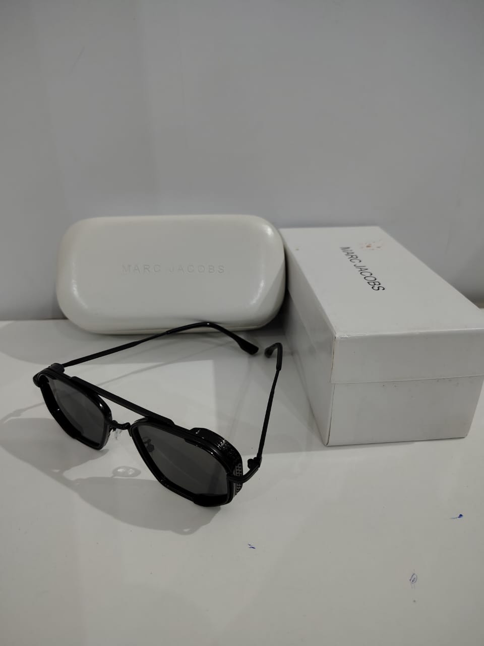 MARC JACOBS Retro Round Sunglasses with Case