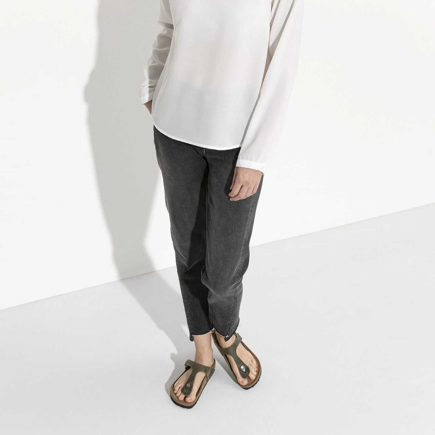 Birkenstock Gizeh Oiled Leather Sandals