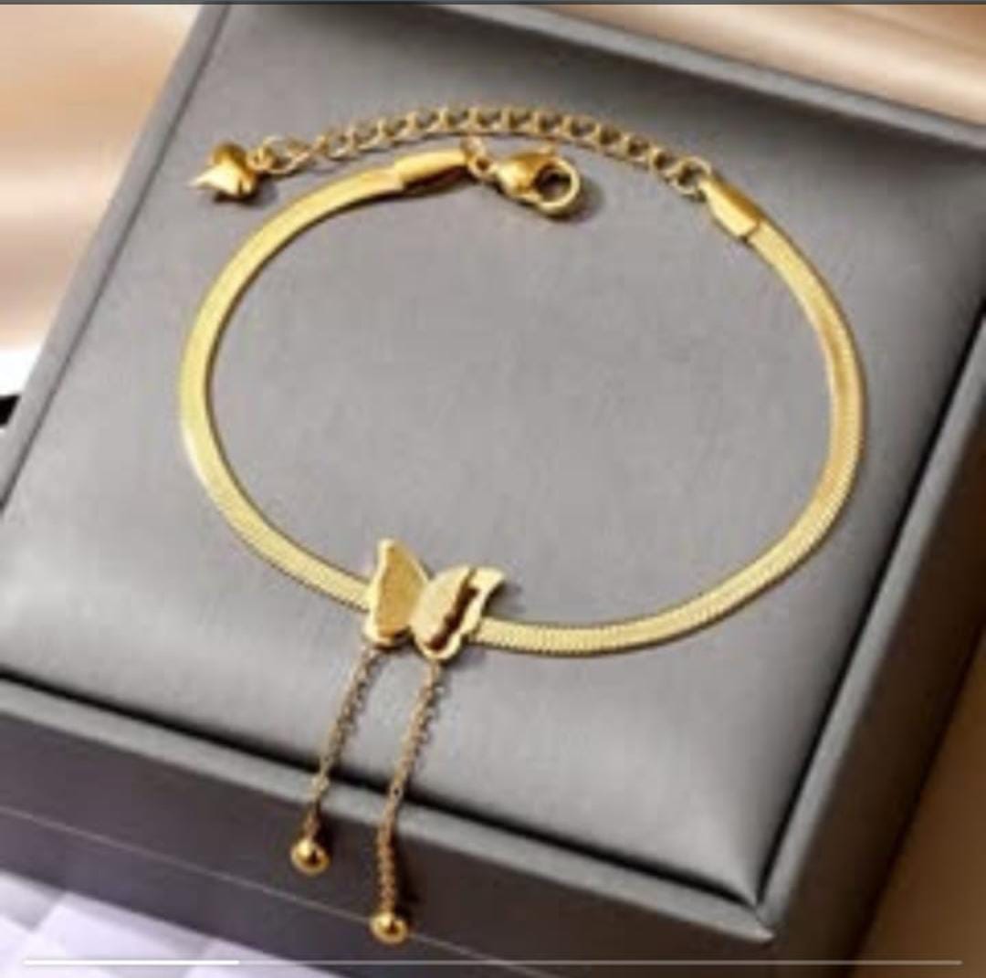 Elegant Adornments Butterfly Charm Gold Bracelet