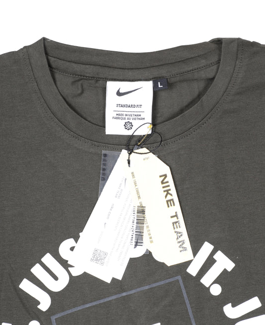 NIKE Just Do It Graphic Tee