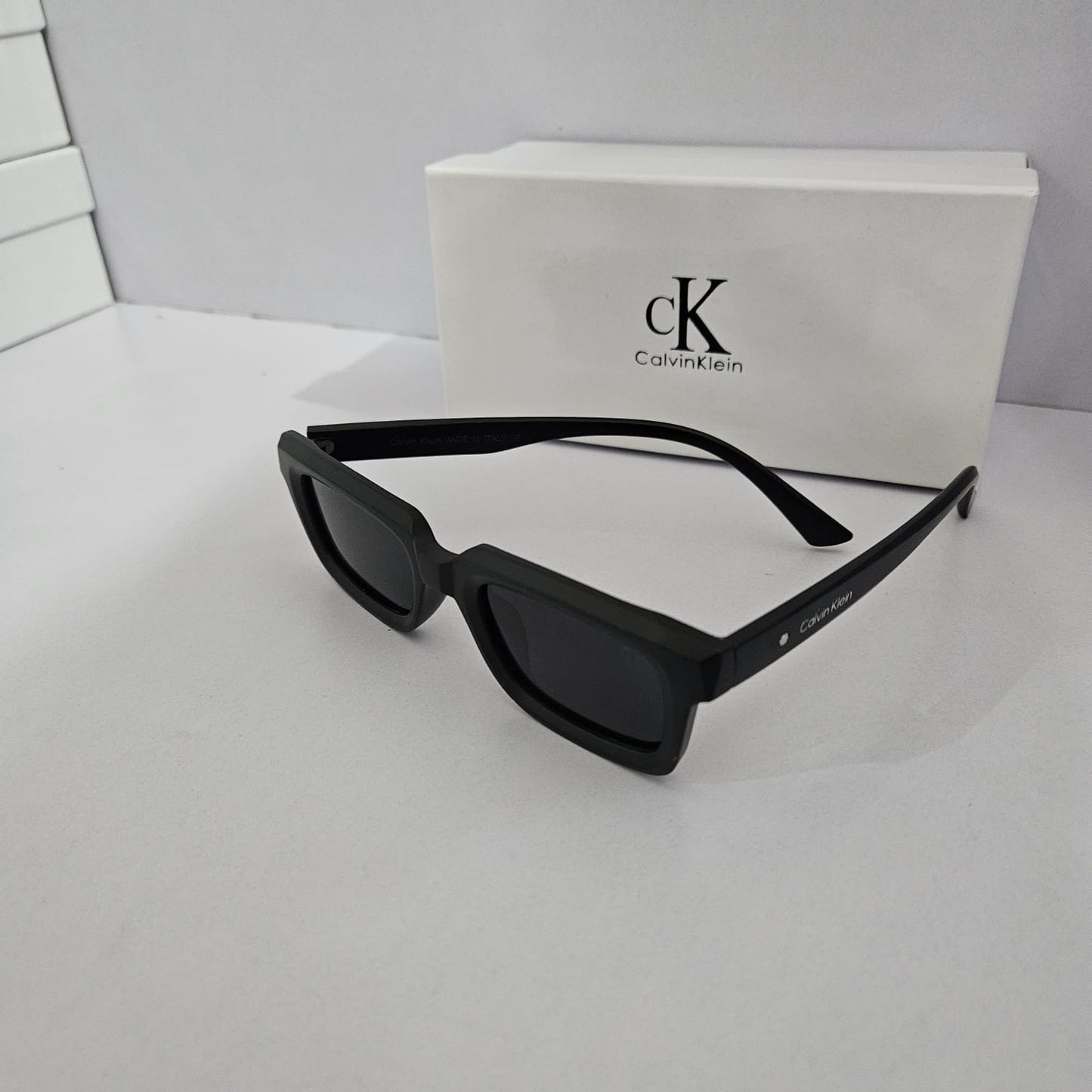 CALVIN KLEIN Vintage Onyx Square Frame Sunglasses