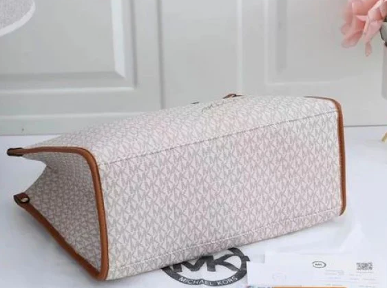 MICHAEL KORS Serene Blush Luxe Canvas Tote Bag