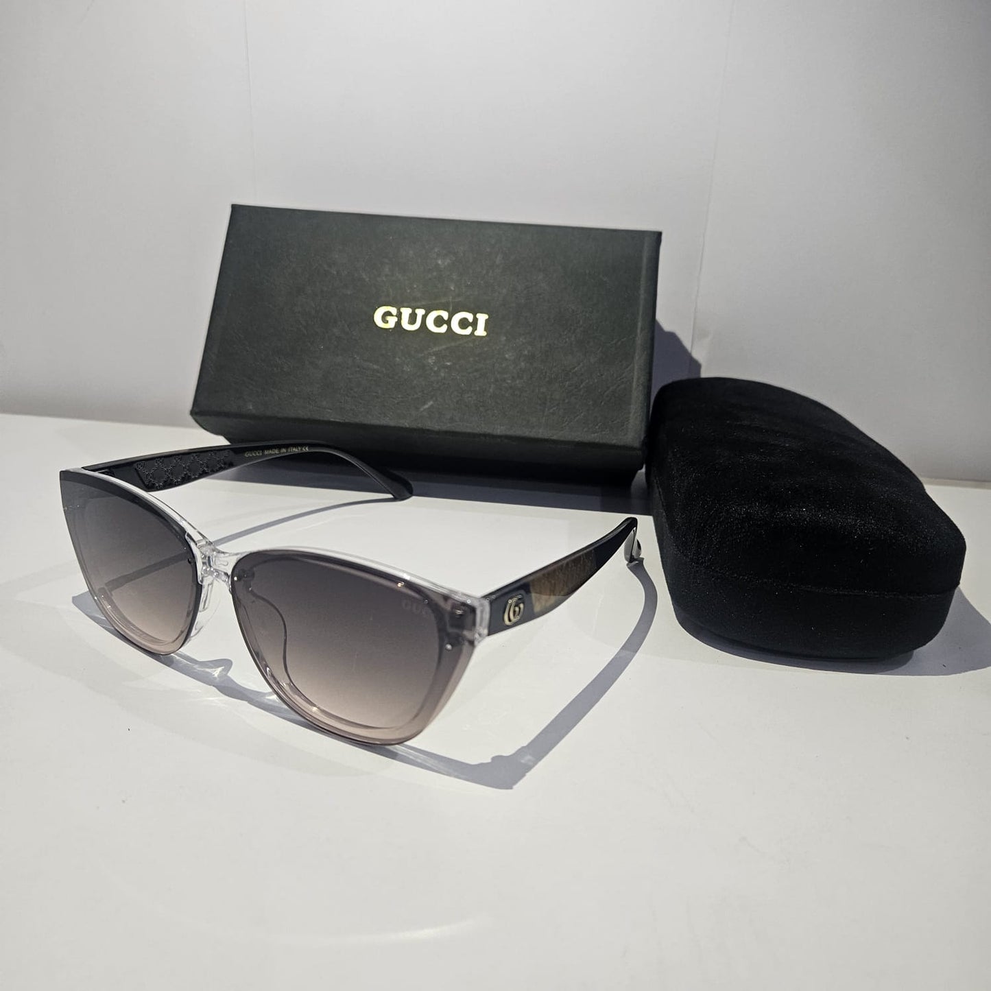 Gucci Oversized Gradient Sunglasses with Case