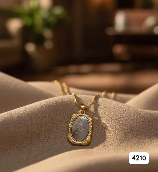 Elegant Treasures Vintage Floral Pendant Necklace