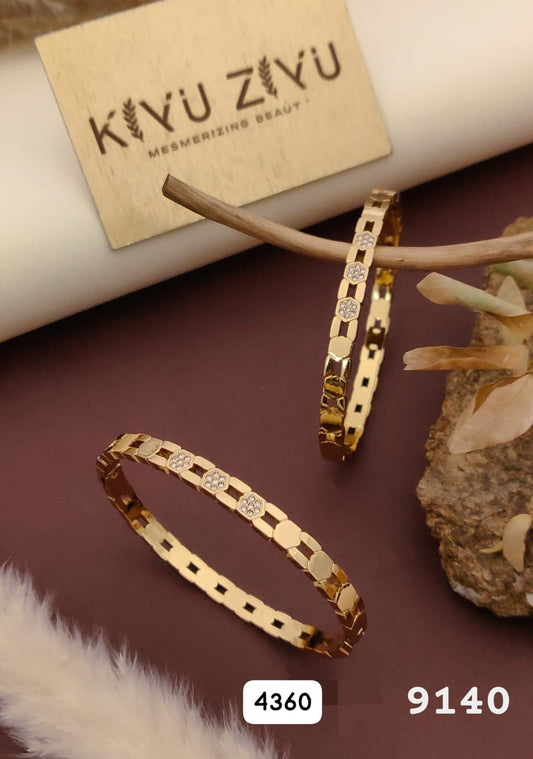 KIVU ZIVU Elegant Gold Hexagon Bangle Set
