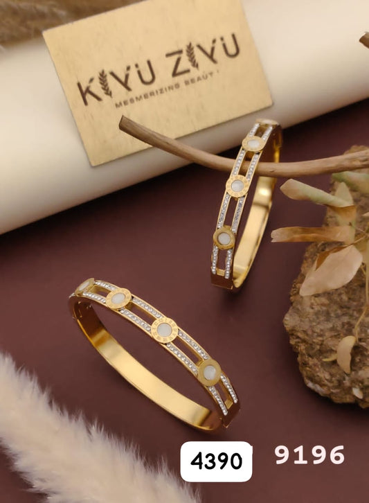 KIVU ZIVU Elegant Gold and Diamond Bangle Set