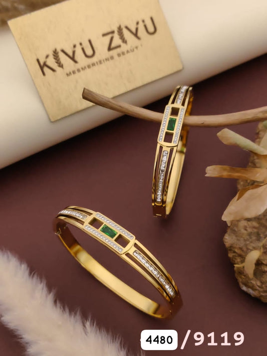 KIVU ZIVU Elegant Gold and Green Stone Bangle