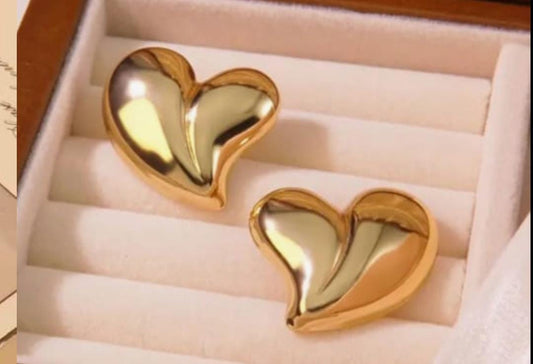 Elegant Touch Heart-Shaped Gold Earrings