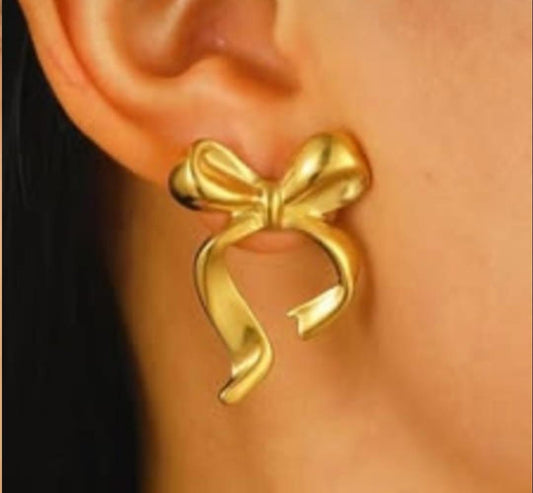Elegant Adornments Gold Bow Earrings