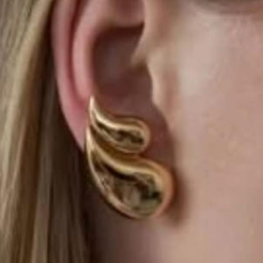Elegant Adornments Fluid Wave Gold Earrings