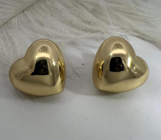 BD Touch Heart-Shaped Gold Earrings