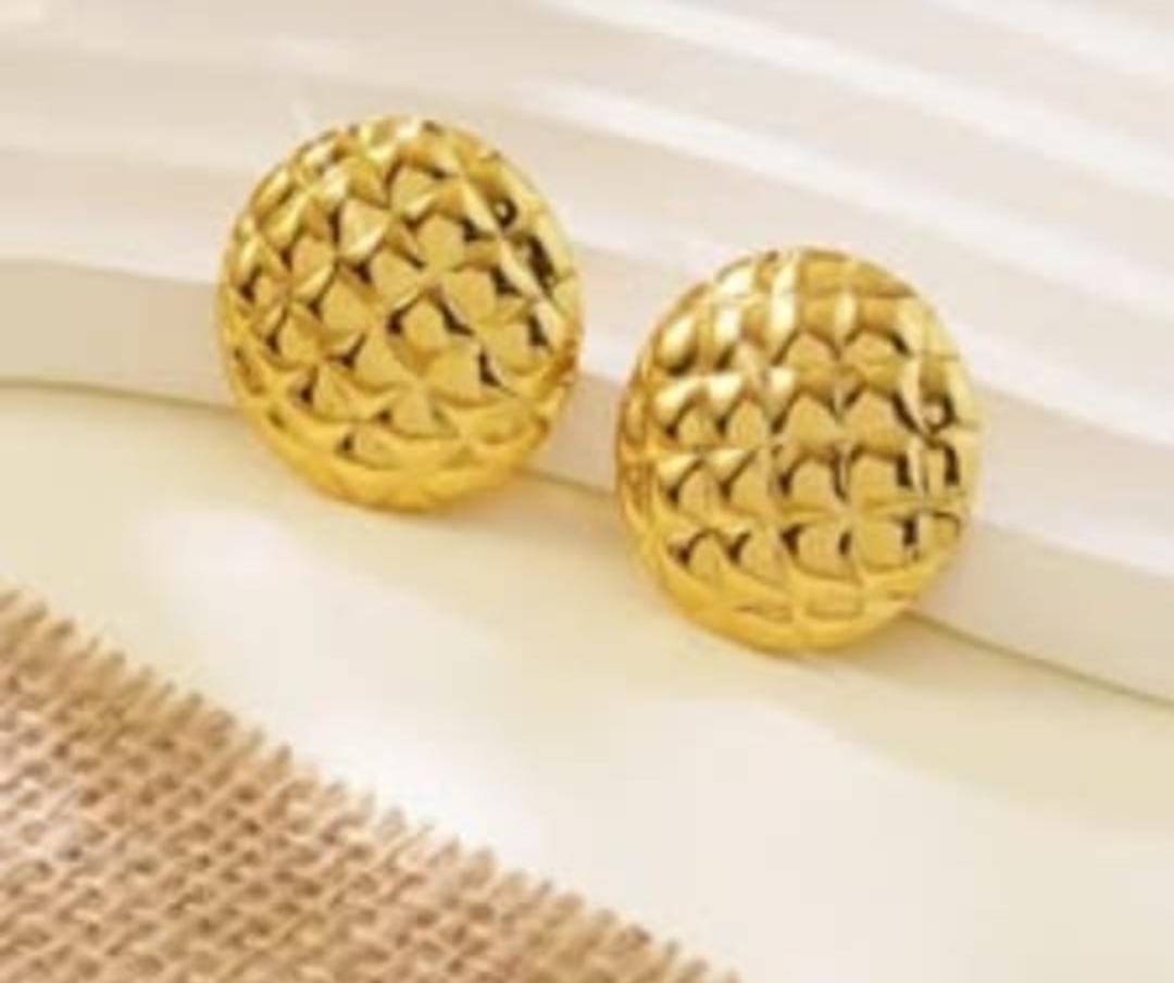 BD Essentials Pineapple Textured Gold Stud Earrings