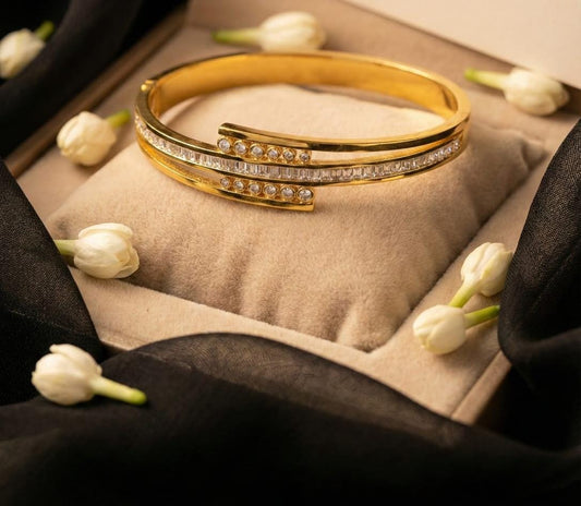 Elegant Adornments Luxe Crystal Bangle