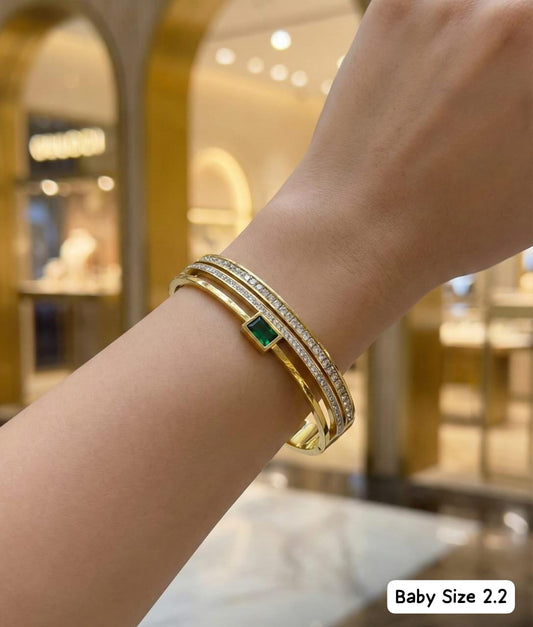 Elegant Jewels Gold and Emerald Stackable Bracelet Set