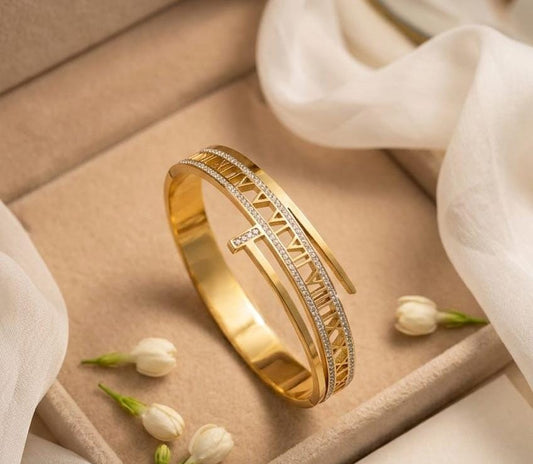 ELEGANT ADORNMENTS Radiant Amber Geometric Gold Bangle with Diamond Accents