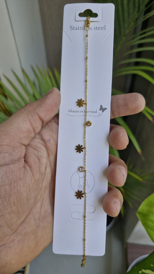 ASHLEY'S Radiant Gold Blooming Charm Bracelet T-Shirt