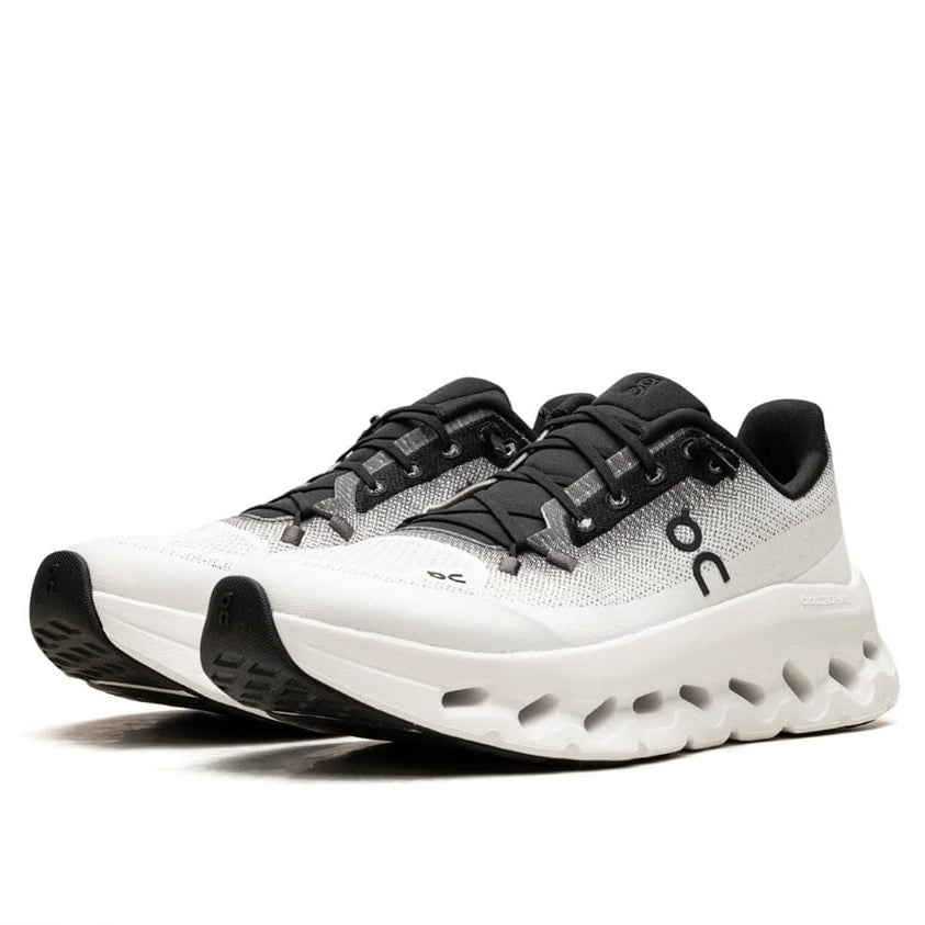 ON Celestial Pearl Classic Fit Performance Running Shoes